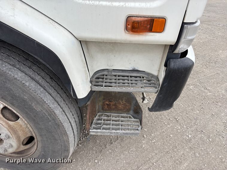 image for item FH7126 2009 Elgin Eagle street sweeper truck