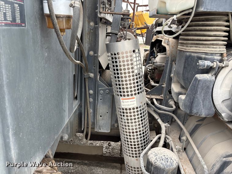 image for item FH7126 2009 Elgin Eagle street sweeper truck