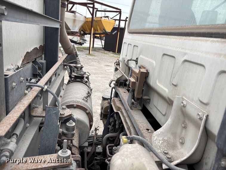 image for item FH7126 2009 Elgin Eagle street sweeper truck