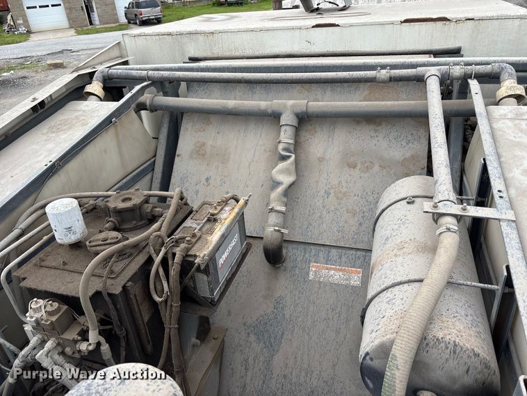 image for item FH7126 2009 Elgin Eagle street sweeper truck