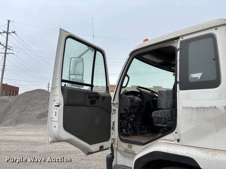 image for item FH7126 2009 Elgin Eagle street sweeper truck