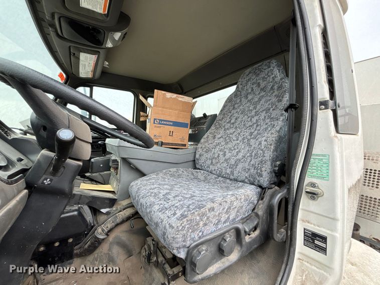 image for item FH7126 2009 Elgin Eagle street sweeper truck