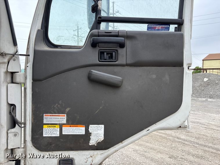 image for item FH7126 2009 Elgin Eagle street sweeper truck
