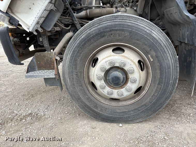 image for item FH7126 2009 Elgin Eagle street sweeper truck