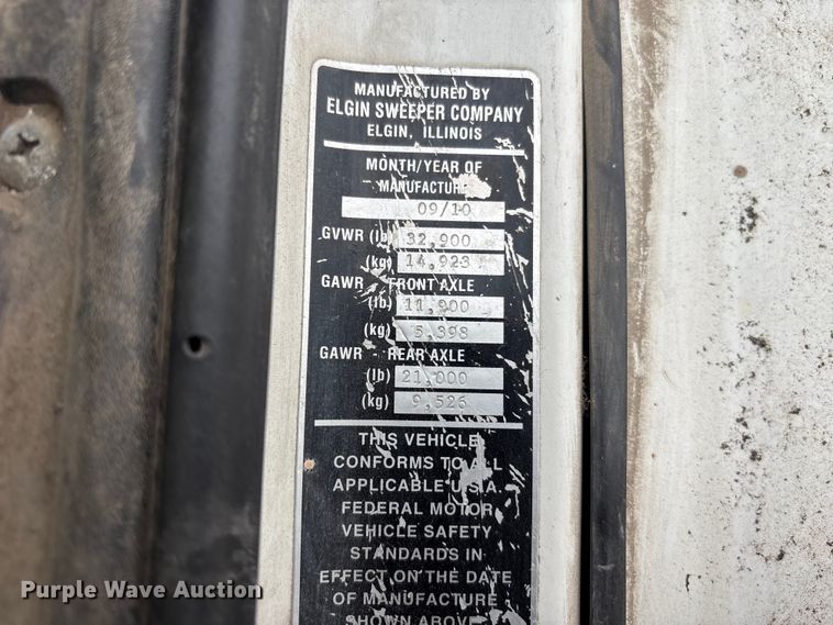 image for item FH7126 2009 Elgin Eagle street sweeper truck