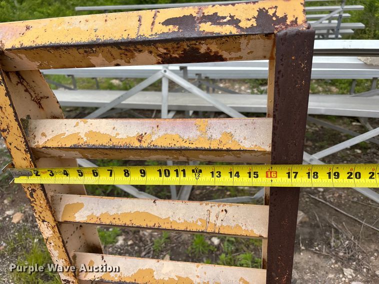 image for item FH7130 1994 CROF equipment trailer