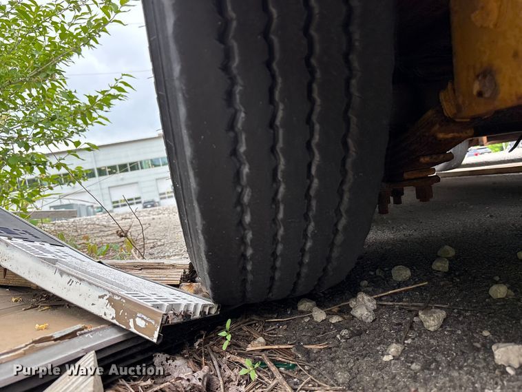 image for item FH7130 1994 CROF equipment trailer