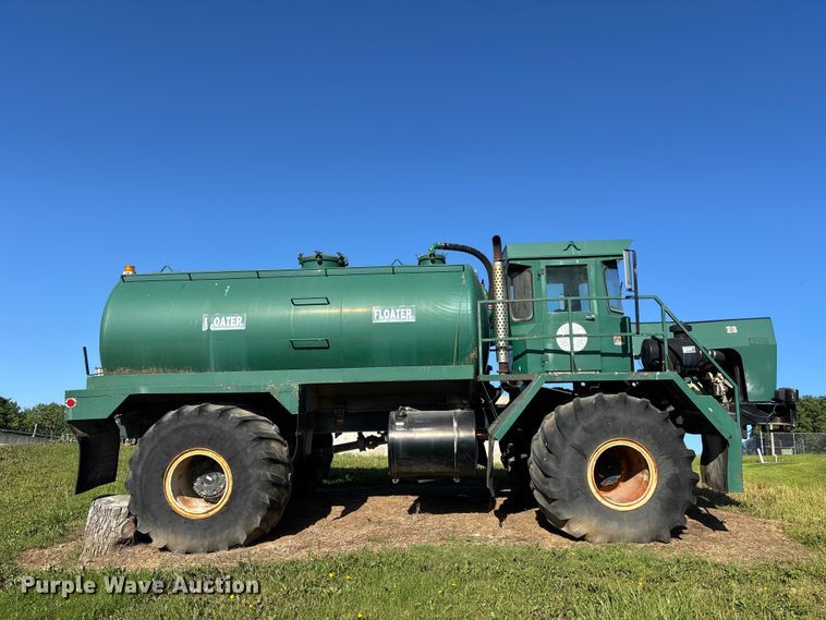 image for item FH7135 Off Road Floater Equipment 4030 vacuum truck