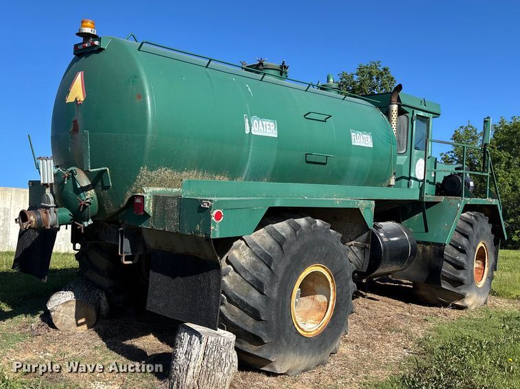 image for item FH7135 Off Road Floater Equipment 4030 vacuum truck