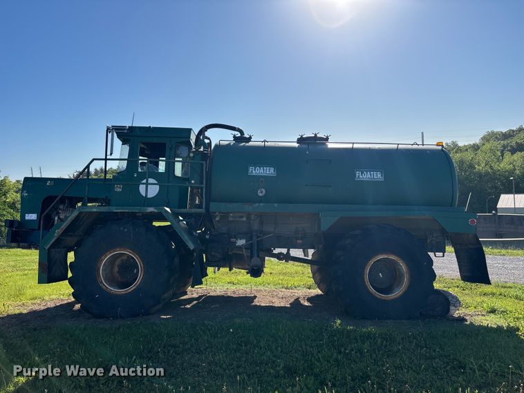 image for item FH7135 Off Road Floater Equipment 4030 vacuum truck
