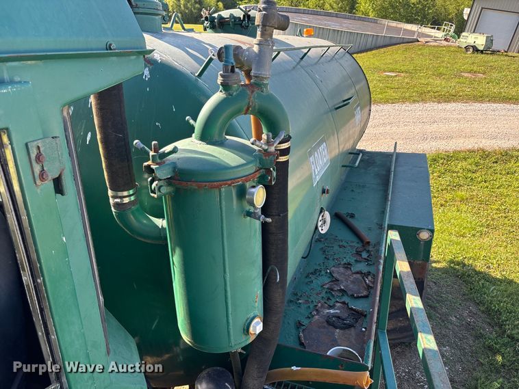 image for item FH7135 Off Road Floater Equipment 4030 vacuum truck