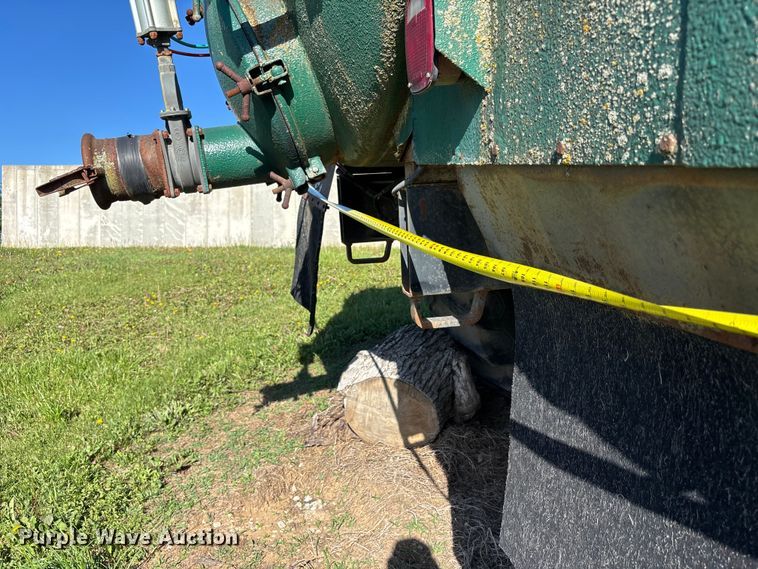 image for item FH7135 Off Road Floater Equipment 4030 vacuum truck