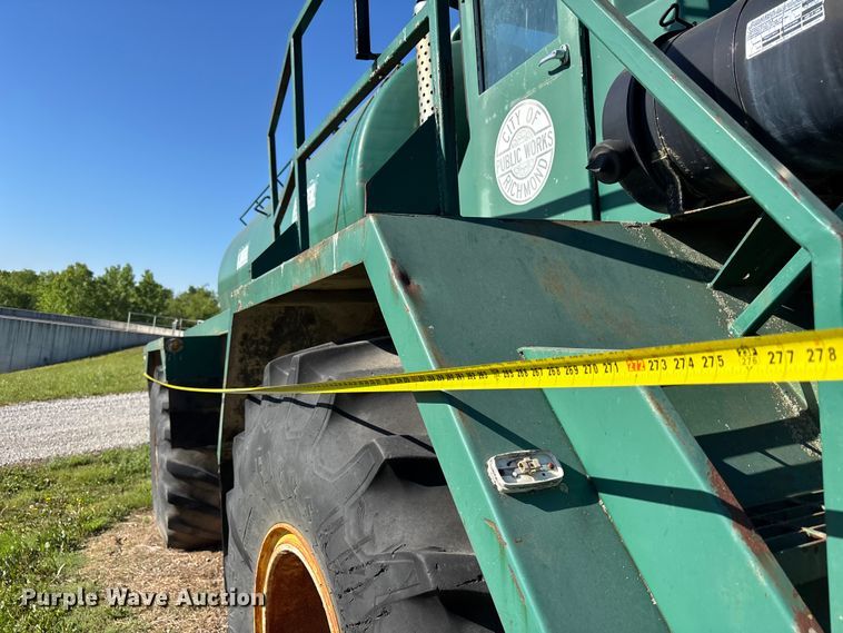 image for item FH7135 Off Road Floater Equipment 4030 vacuum truck
