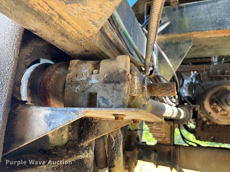 image for item FH7135 Off Road Floater Equipment 4030 vacuum truck