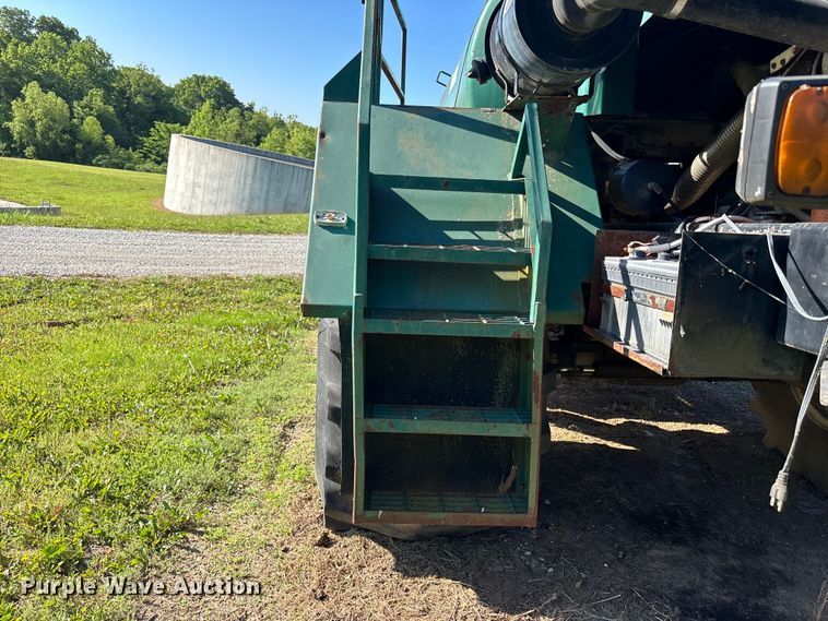 image for item FH7135 Off Road Floater Equipment 4030 vacuum truck