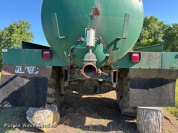 image for item FH7135 Off Road Floater Equipment 4030 vacuum truck