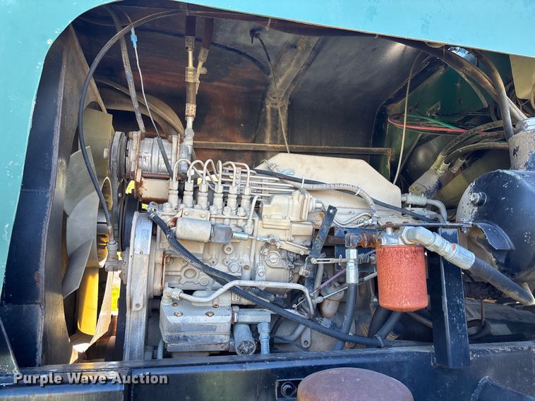 image for item FH7135 Off Road Floater Equipment 4030 vacuum truck