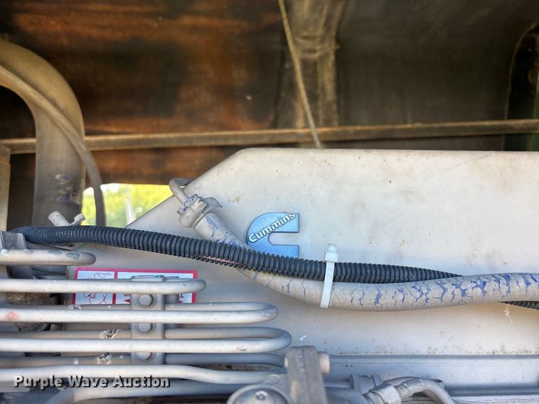 image for item FH7135 Off Road Floater Equipment 4030 vacuum truck