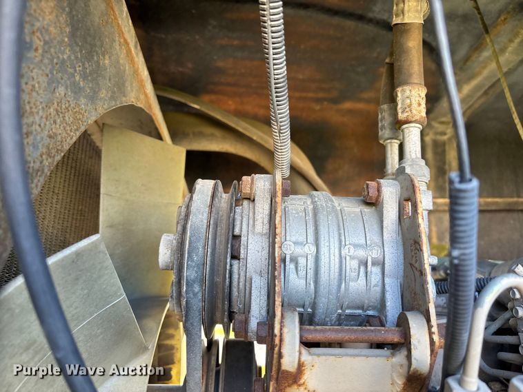 image for item FH7135 Off Road Floater Equipment 4030 vacuum truck