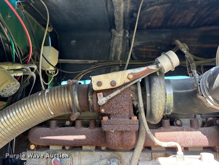 image for item FH7135 Off Road Floater Equipment 4030 vacuum truck