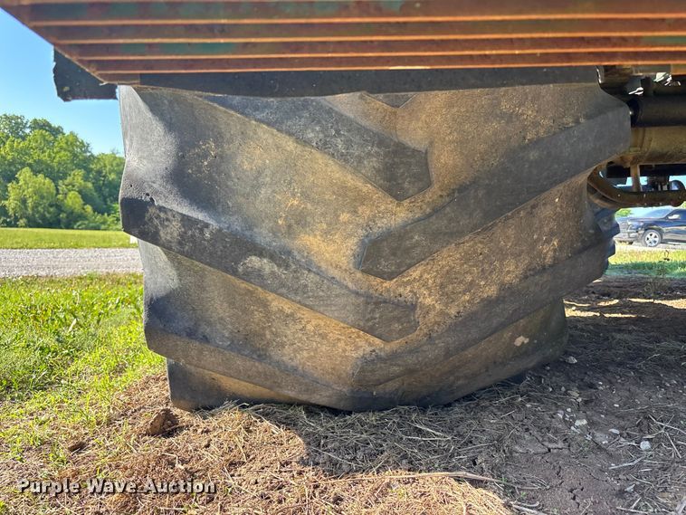 image for item FH7135 Off Road Floater Equipment 4030 vacuum truck