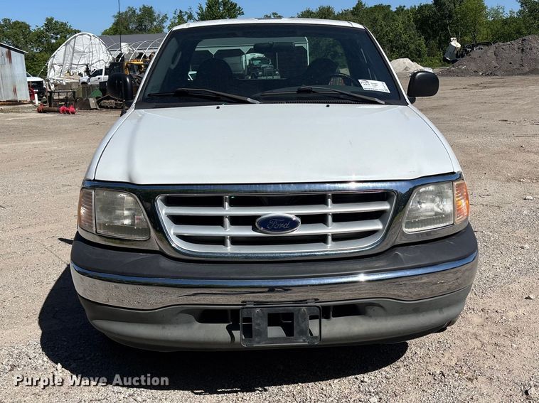 image for item FH7138 2004 Ford F150 XL pickup truck