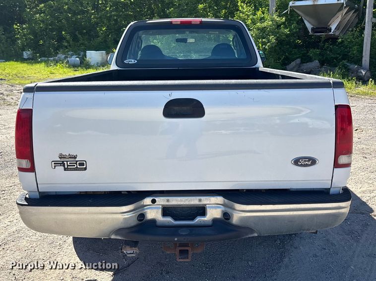 image for item FH7138 2004 Ford F150 XL pickup truck