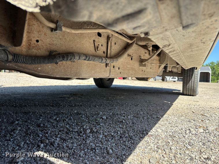 image for item FH7138 2004 Ford F150 XL pickup truck