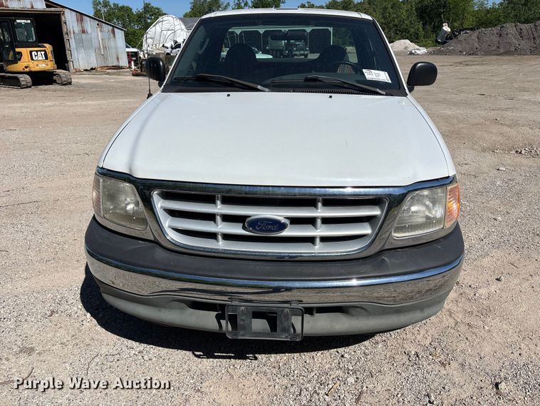image for item FH7138 2004 Ford F150 XL pickup truck