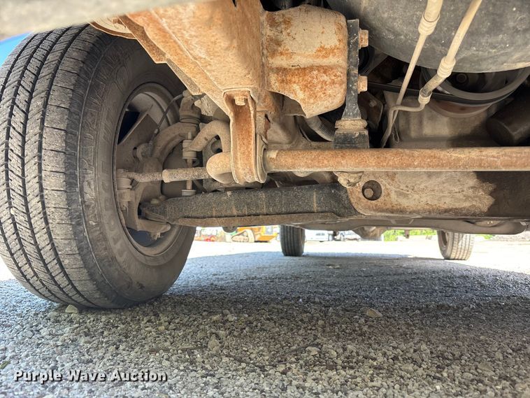 image for item FH7138 2004 Ford F150 XL pickup truck
