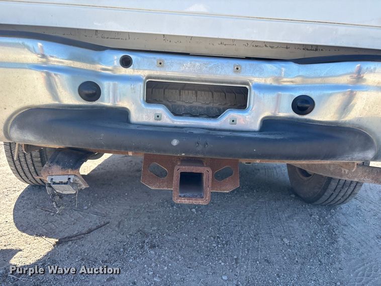 image for item FH7138 2004 Ford F150 XL pickup truck