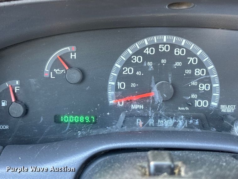 image for item FH7138 2004 Ford F150 XL pickup truck