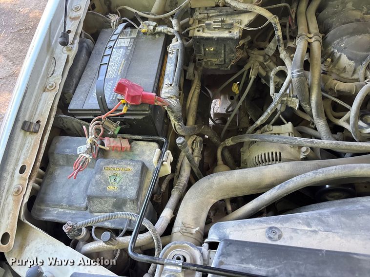 image for item FH7138 2004 Ford F150 XL pickup truck