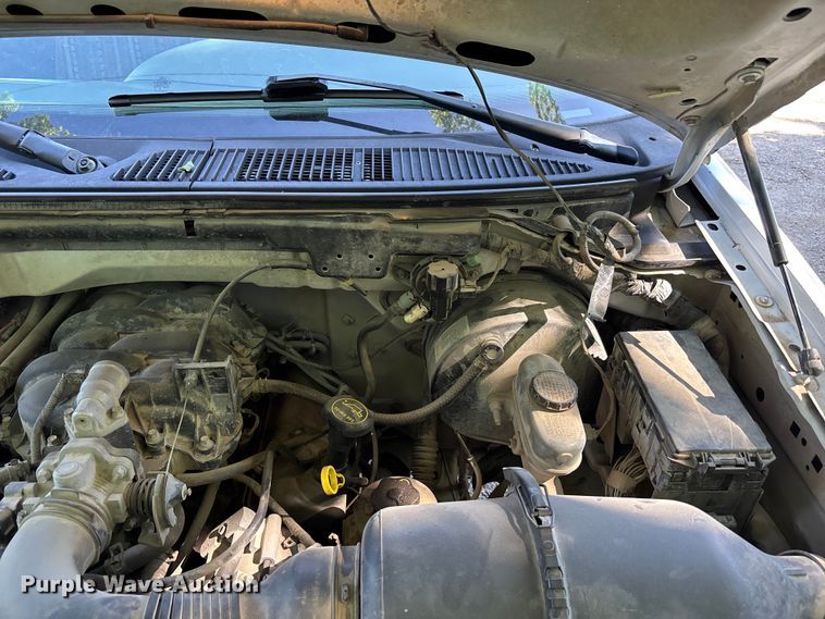 image for item FH7138 2004 Ford F150 XL pickup truck