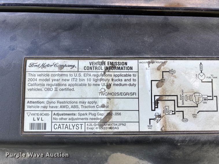 image for item FH7138 2004 Ford F150 XL pickup truck