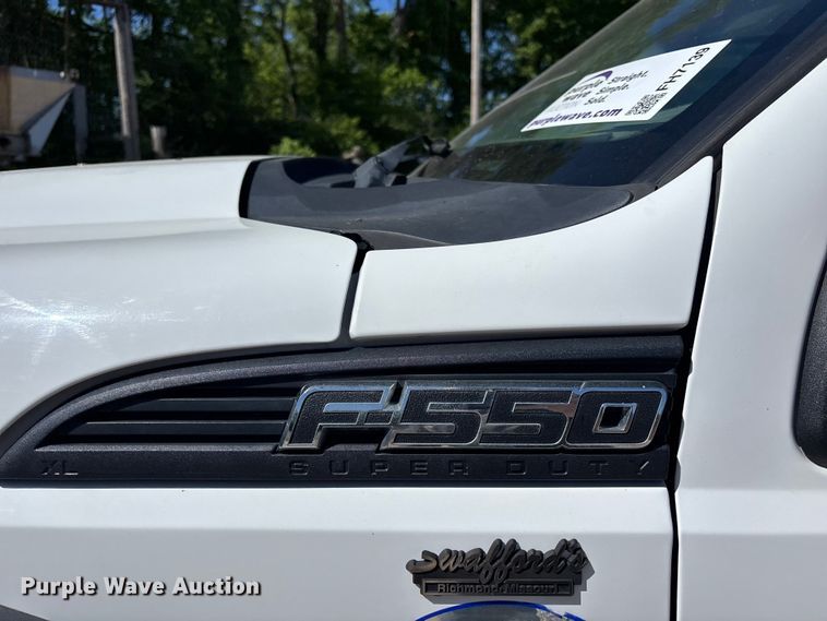 image for item FH7139 2015 Ford F550 Super Duty XL utility / service truck
