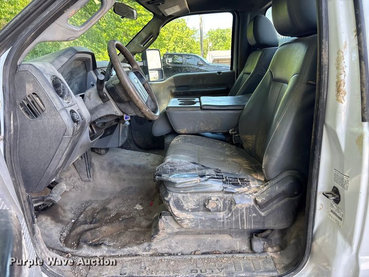image for item FH7139 2015 Ford F550 Super Duty XL utility / service truck