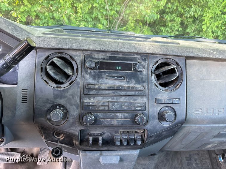 image for item FH7139 2015 Ford F550 Super Duty XL utility / service truck