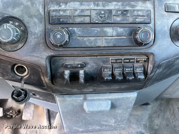 image for item FH7139 2015 Ford F550 Super Duty XL utility / service truck