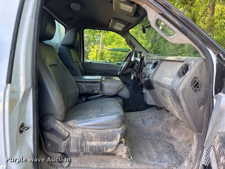 image for item FH7139 2015 Ford F550 Super Duty XL utility / service truck