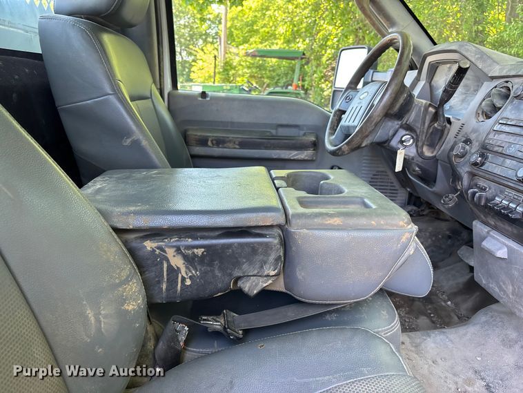 image for item FH7139 2015 Ford F550 Super Duty XL utility / service truck