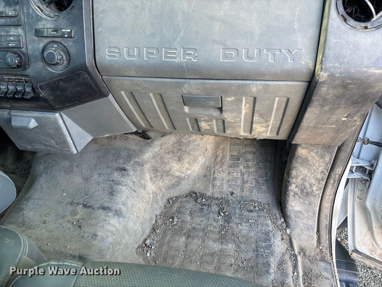 image for item FH7139 2015 Ford F550 Super Duty XL utility / service truck