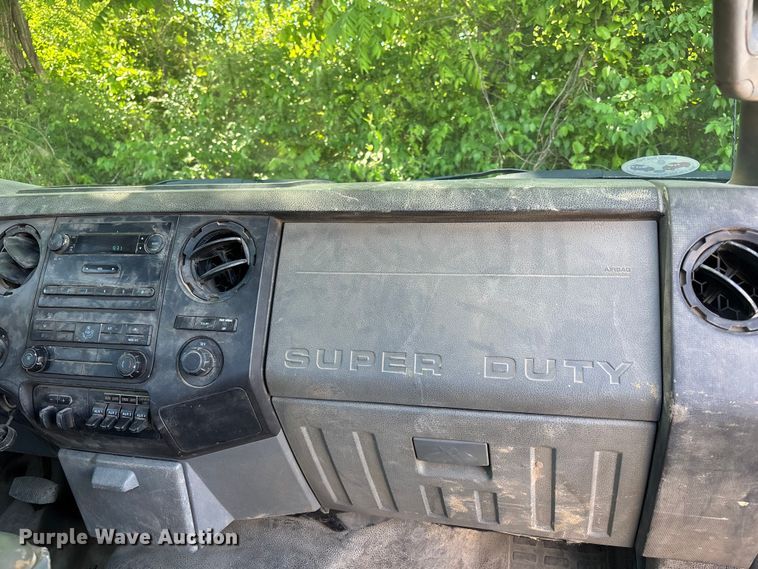 image for item FH7139 2015 Ford F550 Super Duty XL utility / service truck