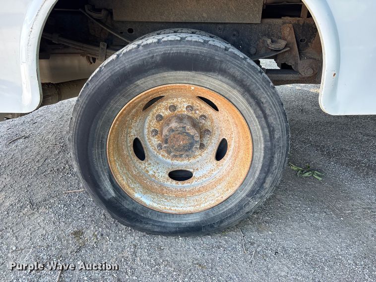 image for item FH7139 2015 Ford F550 Super Duty XL utility / service truck
