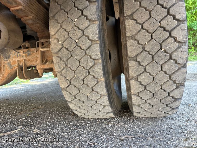 image for item FH7139 2015 Ford F550 Super Duty XL utility / service truck