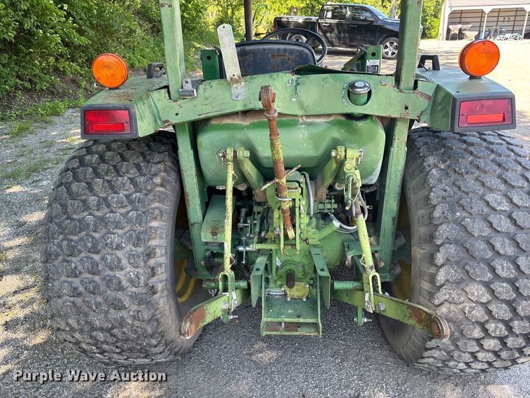 image for item FH7140 1990 John Deere 1070 MFWD tractor