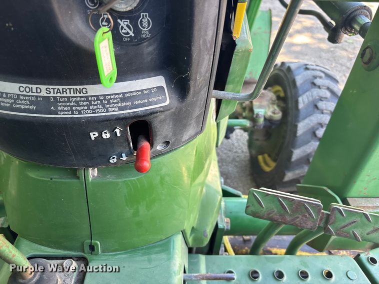 image for item FH7140 1990 John Deere 1070 MFWD tractor