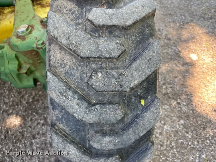 image for item FH7140 1990 John Deere 1070 MFWD tractor