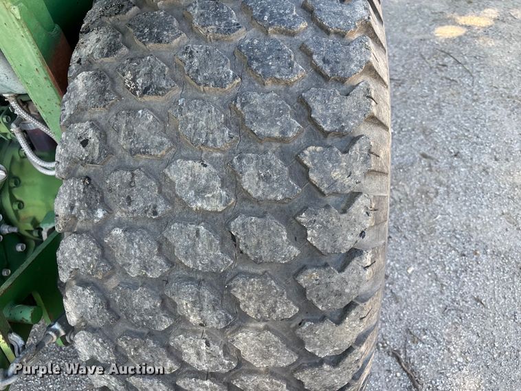 image for item FH7140 1990 John Deere 1070 MFWD tractor