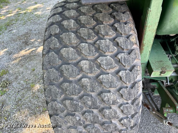 image for item FH7140 1990 John Deere 1070 MFWD tractor